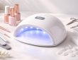 découvrez notre guide d'achat complet pour choisir la lampe uv led idéale pour vos ongles, alliant efficacité et qualité pour une manucure parfaite à domicile.