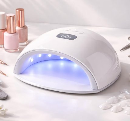 découvrez notre guide d'achat complet pour choisir la lampe uv led idéale pour vos ongles, alliant efficacité et qualité pour une manucure parfaite à domicile.